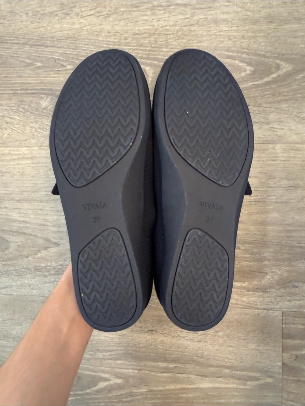 Vivaia Lightweight Round-Toe Flats Claire Walker Mary-Jane - Picture 3 of 9